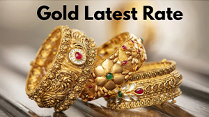 Man with Mobile showing Gold Rate